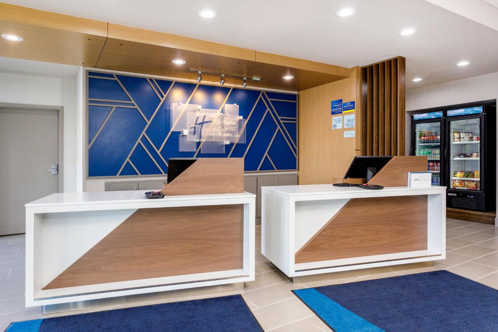 Express & Stadium - Airport Area By Ihg 3*
