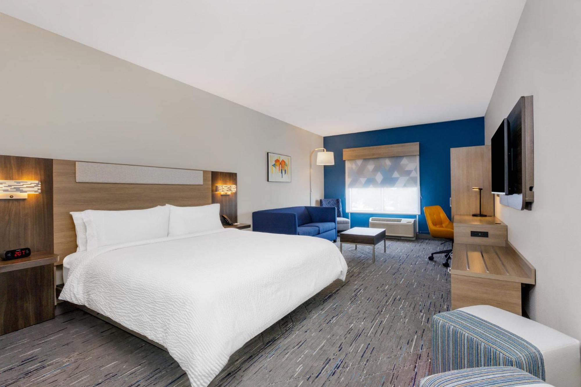 Express & Stadium - Airport Area By Ihg 3*