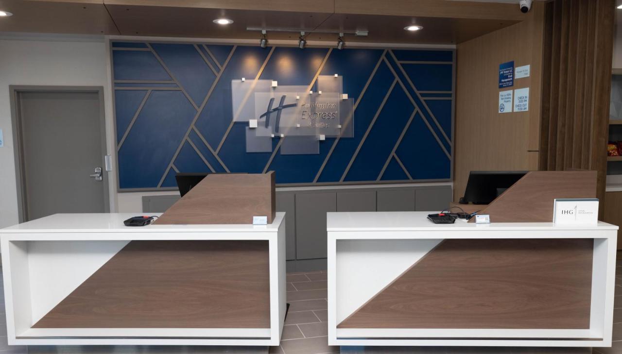 Hotel Express & Stadium - Airport Area By Ihg